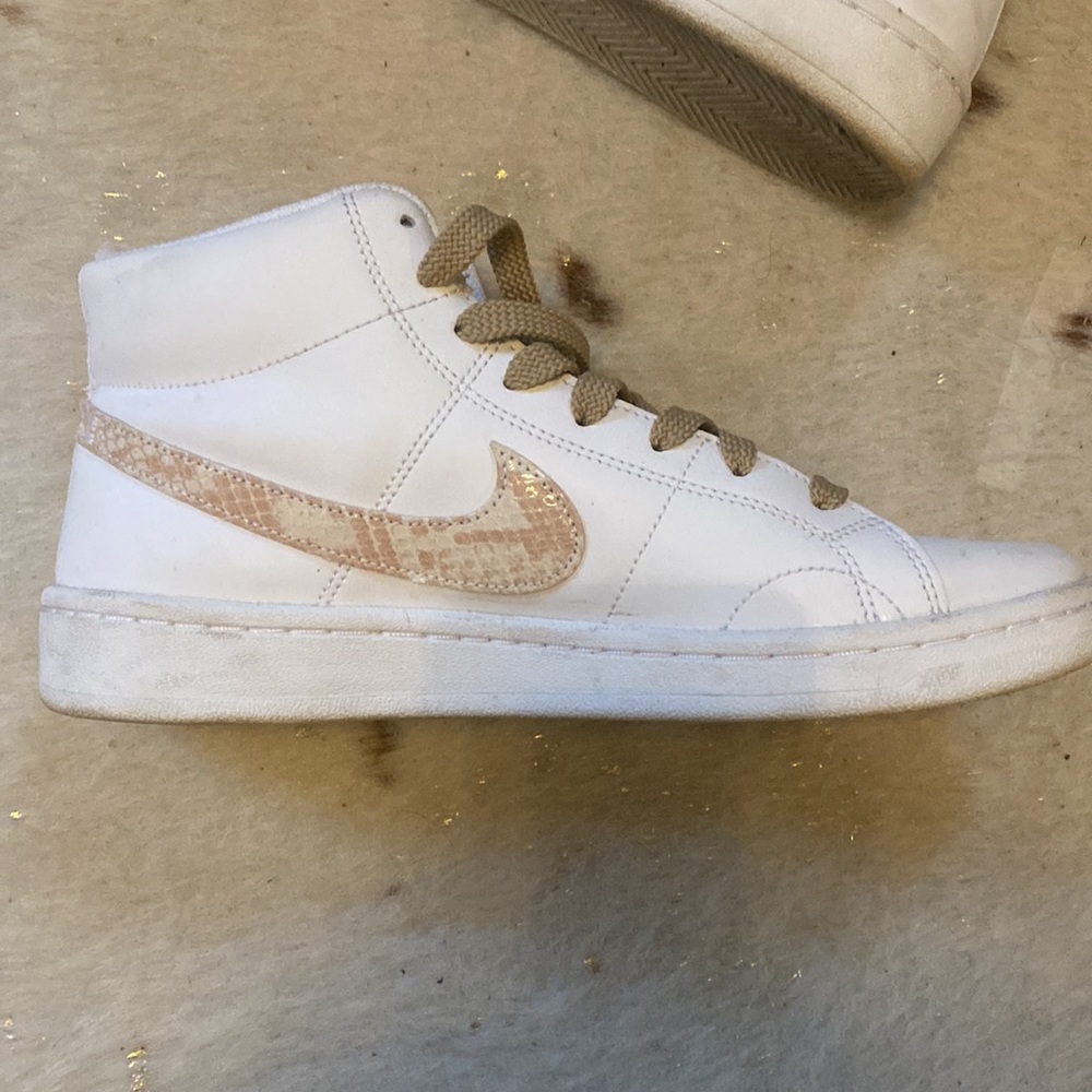 GUC NIKE SIZE 9 - Picture 2 of 12